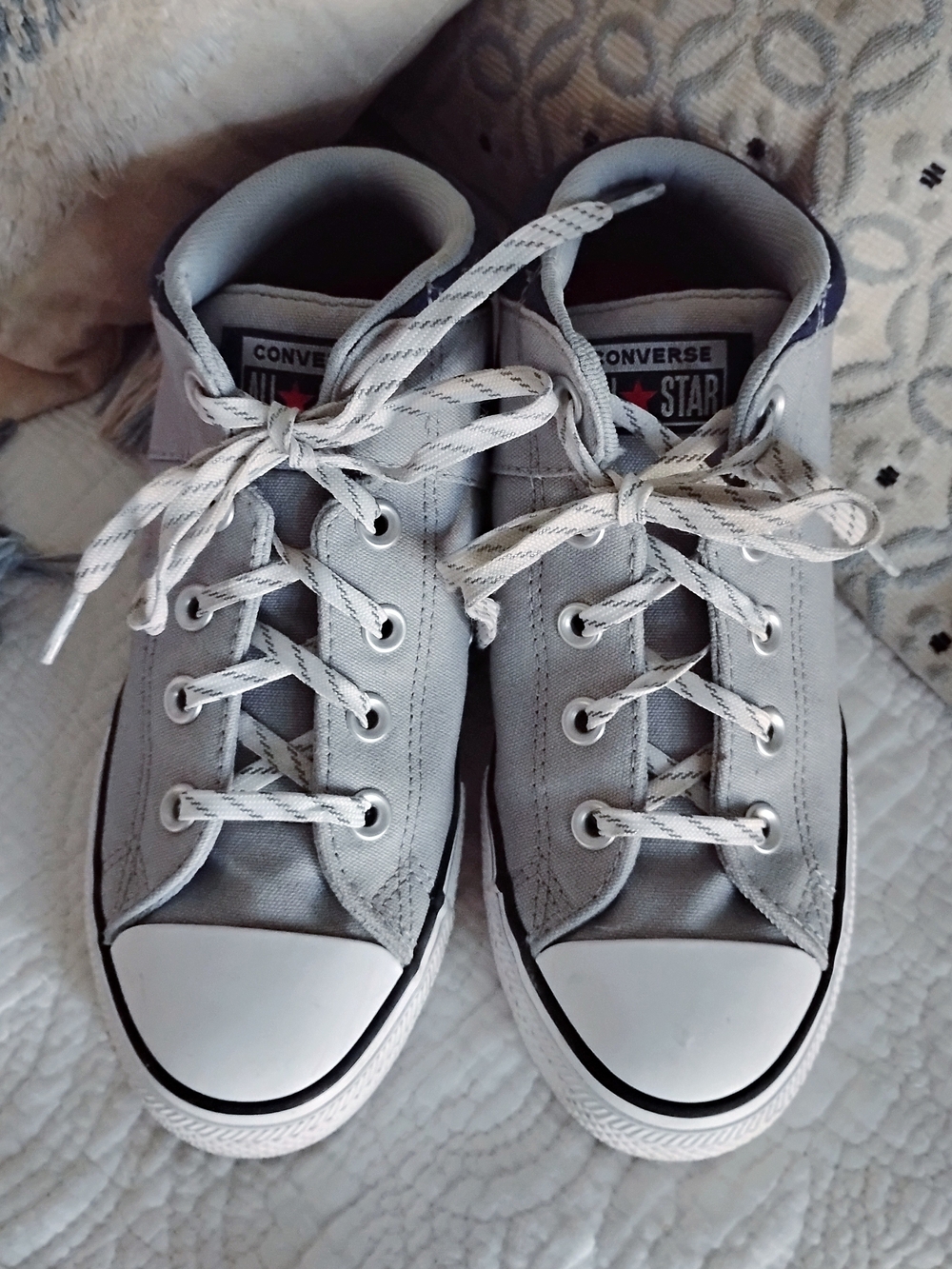Converse Chuck Taylor Low Top Sneakers in Light Gray
